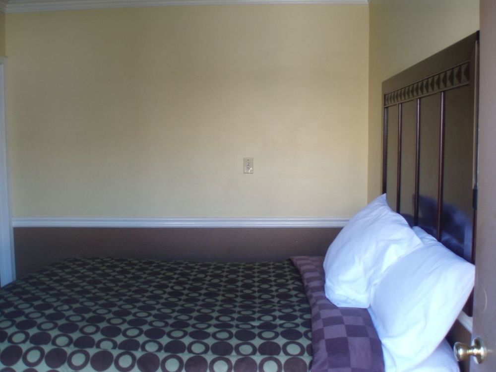 La Bonita Inn Motel Long Beach Room photo